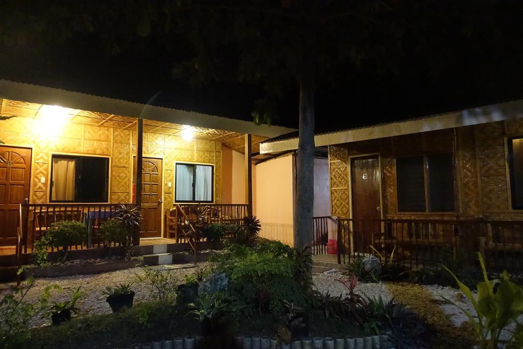 New Village Lodge Oslob Kültér fotó